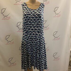 A.N.A. Size Medium. Rayon/spandex Jersey Fit & Flare Shift Dress. B96.